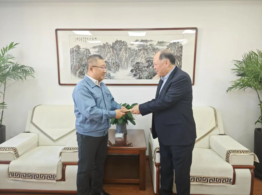 新春慰问送关怀 岁寒情深暖人心 ——pa捕鱼官方网站集团开展春节走访慰问活动