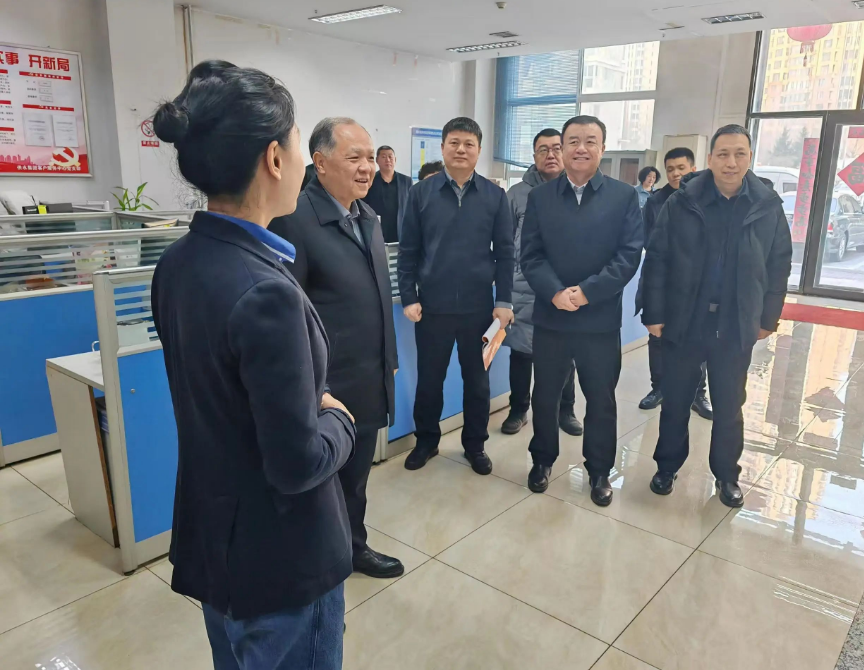 pa捕鱼官方网站集团党委书记、董事长孙明带队检查亚冬会保障及安全工作并慰问一线职工