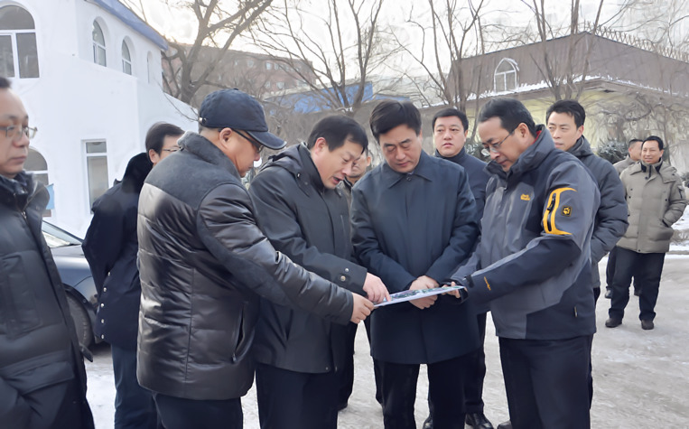 哈尔滨市政府副市长张万平、副秘书长魏亚伦到集团公司检查指导工作