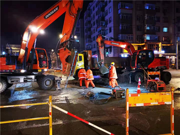 道外营业分公司定位精准  快速修复漏水管线