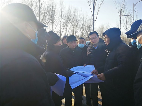 道外区区长杨慧及集团领导赴道外区协调推进工程相关工作
