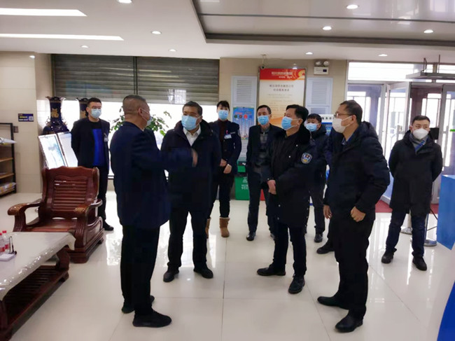 道外区政府领导春节前检查道外营业分公司防控疫情及应急供水工作